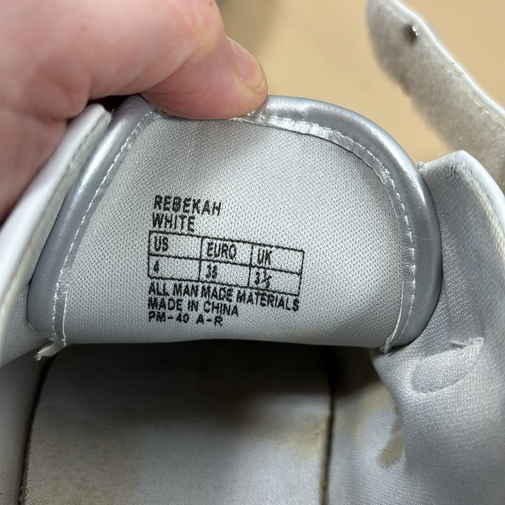 Michael Kors girls shoes with Velcro and laces​​​​​​​​​ - Picture 7 of 11